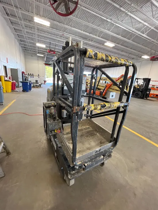 2019 JLG 20MVL Self-Propelled One-Person Lift