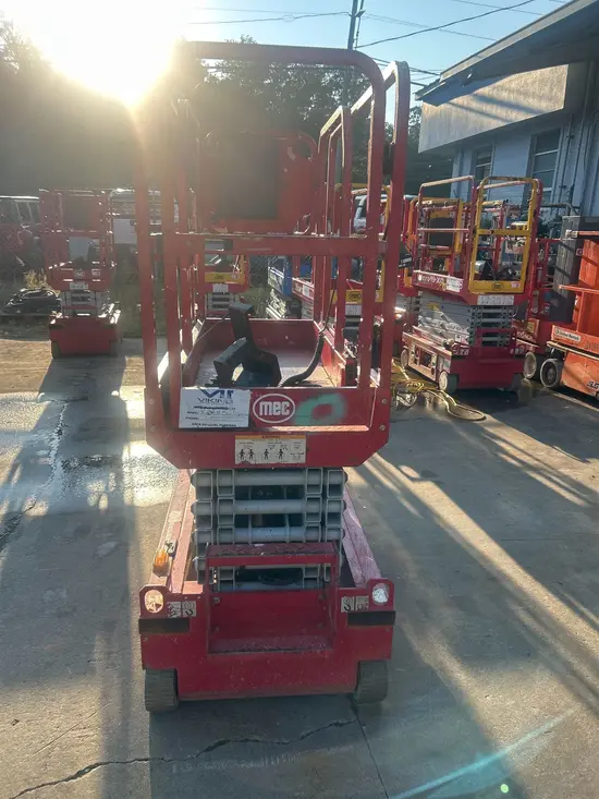 2019 MEC MICRO 19 Scissor Lift