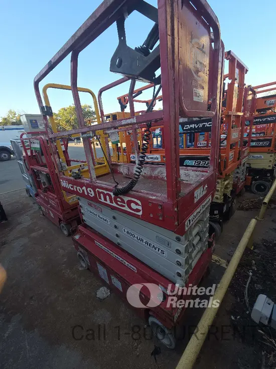 2018 MEC MICRO 19 Scissor Lift