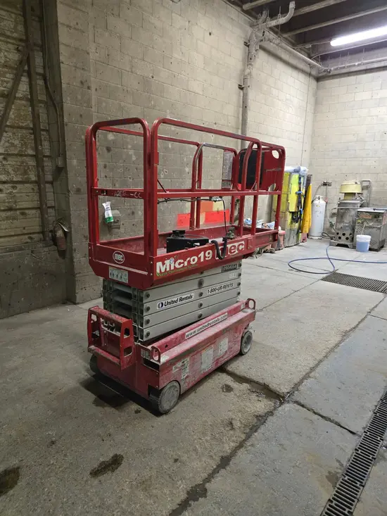 2019 MEC MICRO 19 Scissor Lift