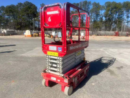 2018 MEC MICRO 19 Scissor Lift