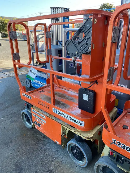 2019 JLG 1230ES Self-Propelled One-Person Lift