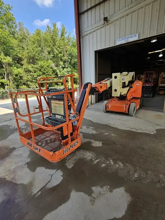 2017 JLG E400AJPN Articulating Boom Lift