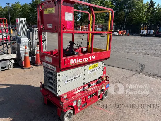 2019 MEC MICRO 19 Scissor Lift