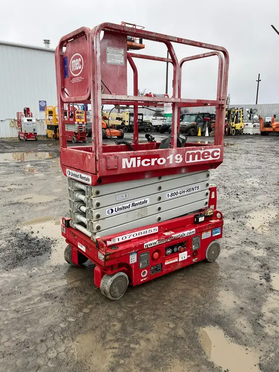 2018 MEC MICRO 19 Scissor Lift