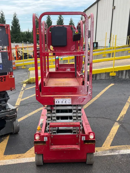 2019 MEC MICRO 19 Scissor Lift