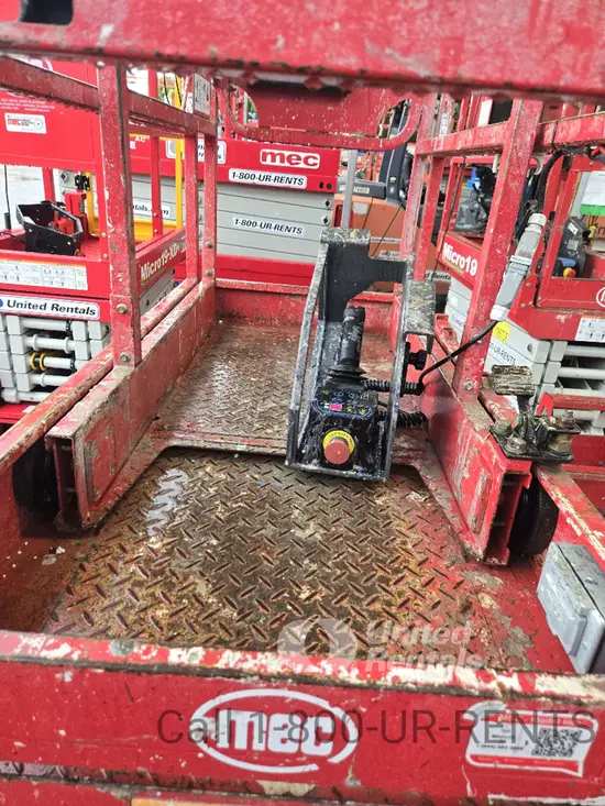 2020 MEC MICRO 19 Scissor Lift