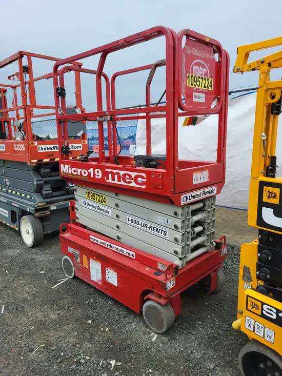 2019 MEC MICRO 19 Scissor Lift