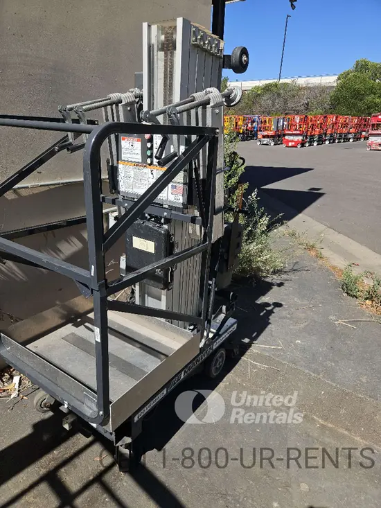 2021 JLG 25AM-DC Pusharound Lift