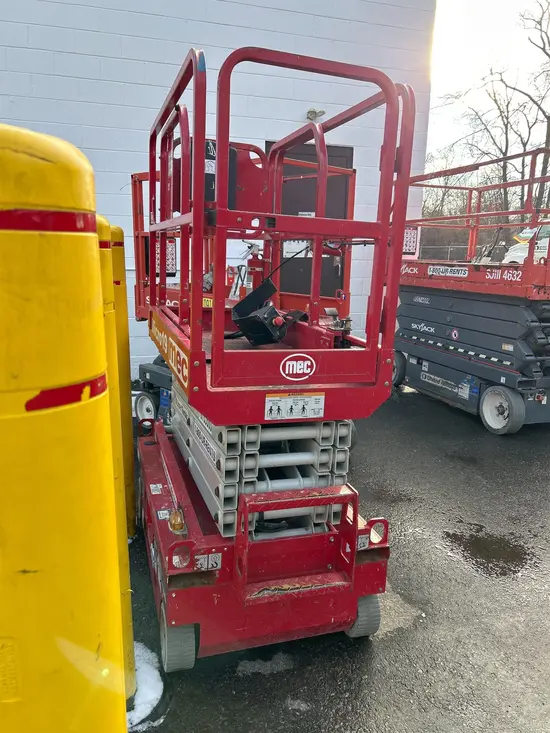 2018 MEC MICRO 19 Scissor Lift