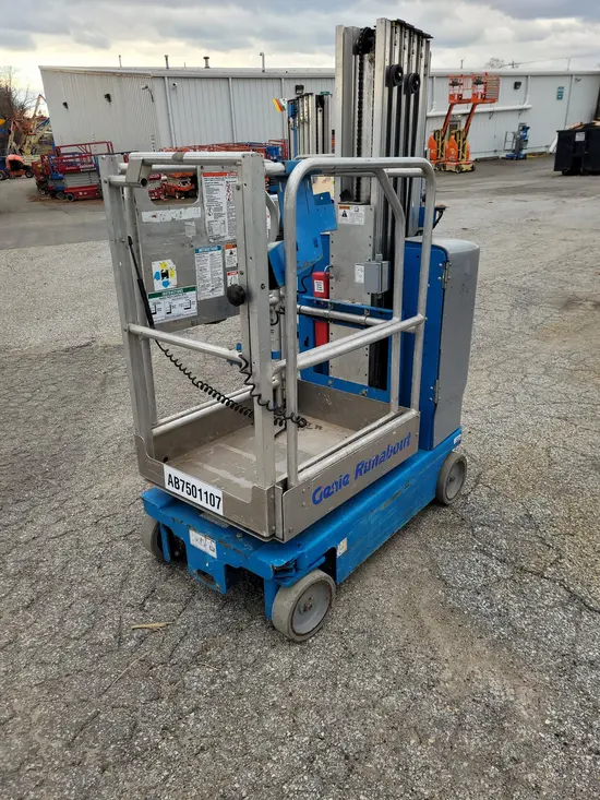 2017 Genie GR-20 Self-Propelled One-Person Lift