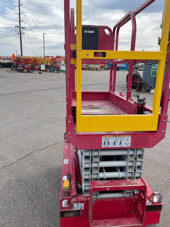2018 MEC MICRO 19 Scissor Lift