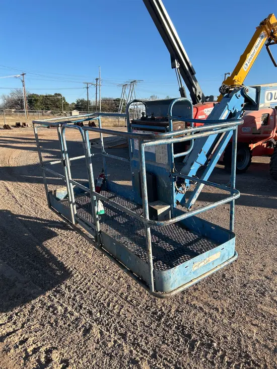 2016 Genie Z-62/40J Articulating Boom Lift