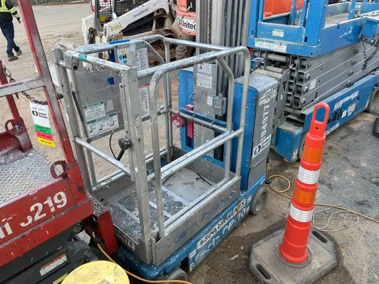 2016 Genie GR-20 Self-Propelled One-Person Lift