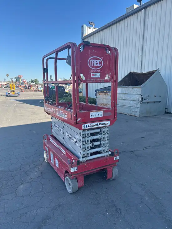 2019 MEC MICRO 19 Scissor Lift