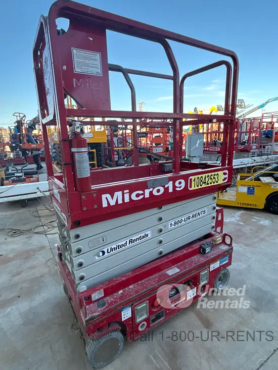 2018 MEC MICRO 19 Scissor Lift