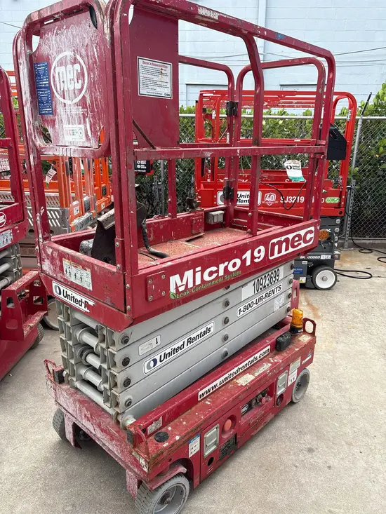2019 MEC MICRO 19 Scissor Lift