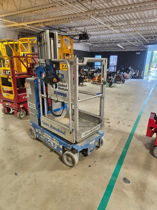 2016 Genie GR-20 Self-Propelled One-Person Lift