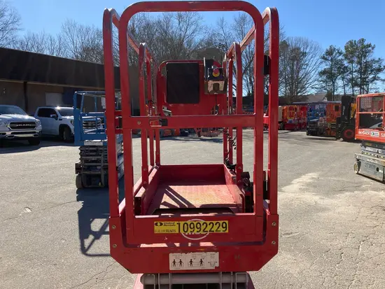 2019 MEC MICRO 19 Scissor Lift