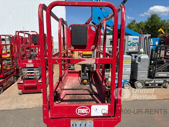 2019 MEC MICRO 19 Scissor Lift