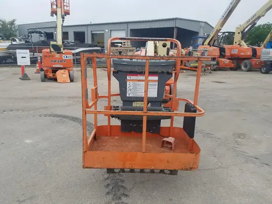 2012 JLG E400AJPN Articulating Boom Lift