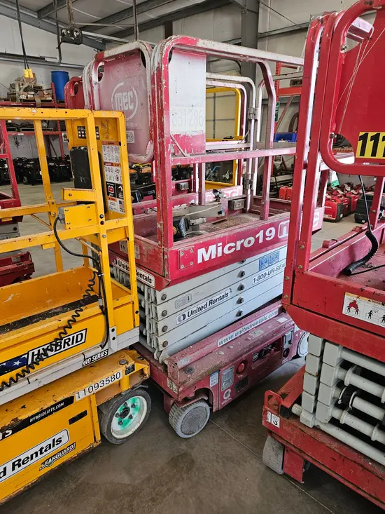 2018 MEC MICRO 19 Scissor Lift