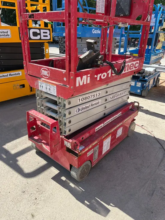 2018 MEC MICRO 19 Scissor Lift