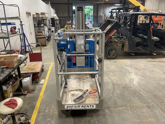 2018 Genie GR-20 Self-Propelled One-Person Lift
