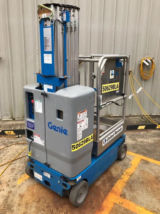 2017 Genie GR-20 Self-Propelled One-Person Lift