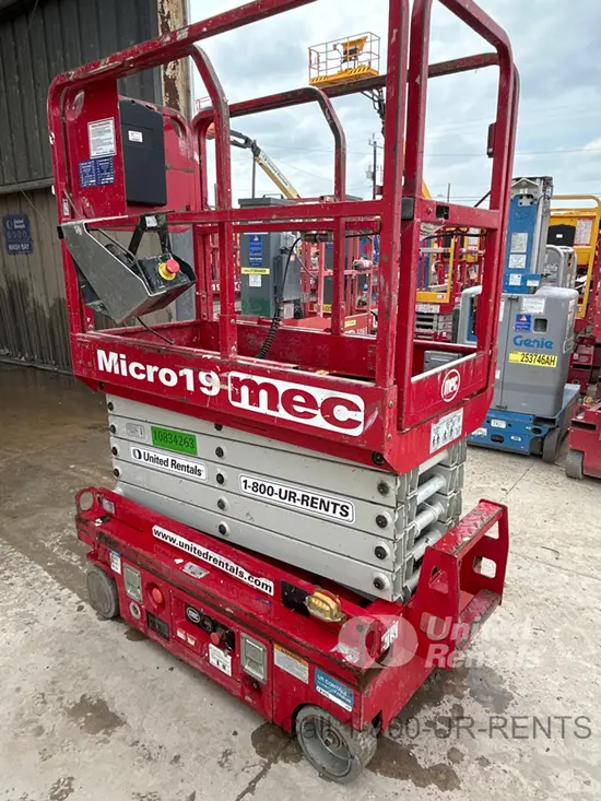 2018 MEC MICRO 19 Scissor Lift