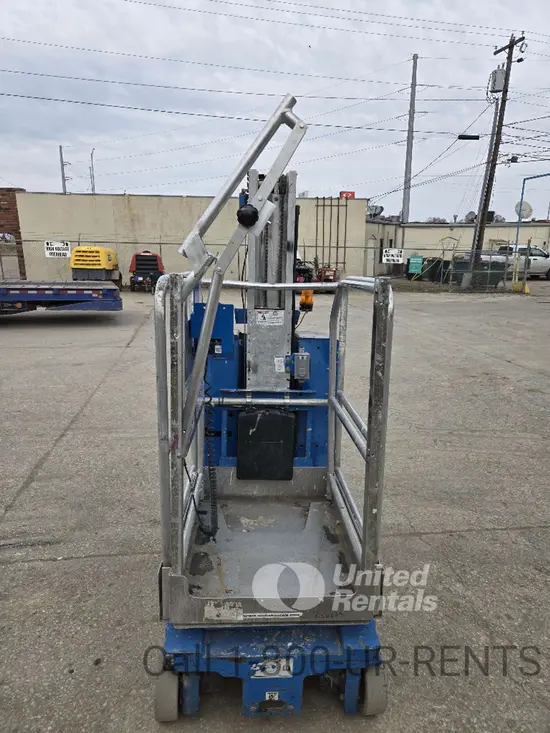 2016 Genie GR-20 Self-Propelled One-Person Lift