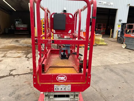 2018 MEC MICRO 19 Scissor Lift