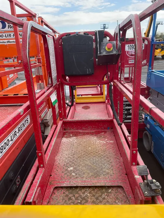 2018 MEC MICRO 19 Scissor Lift
