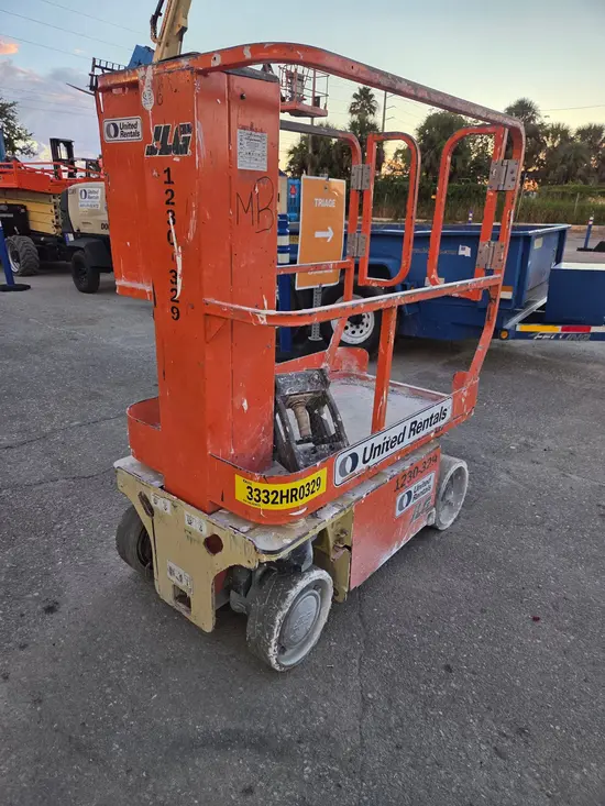 2019 JLG 1230ES Self-Propelled One-Person Lift