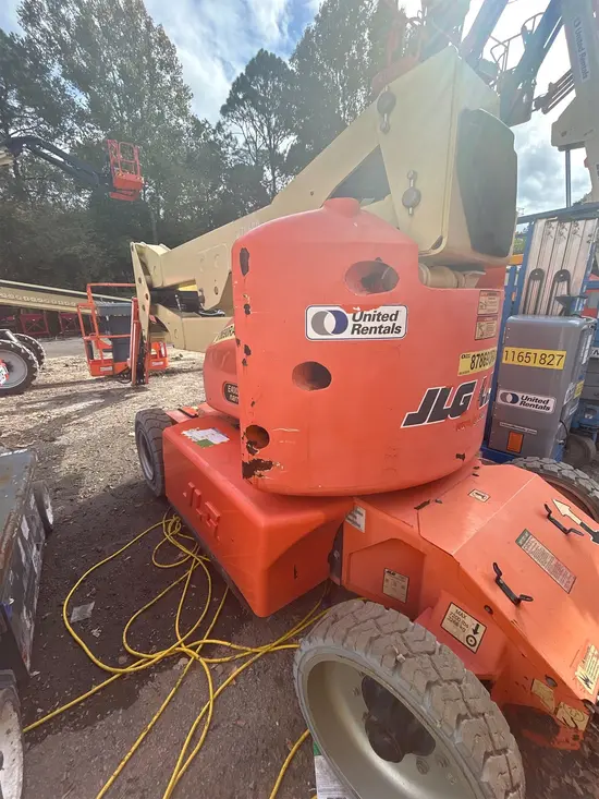 2011 JLG E400AJPN Articulating Boom Lift
