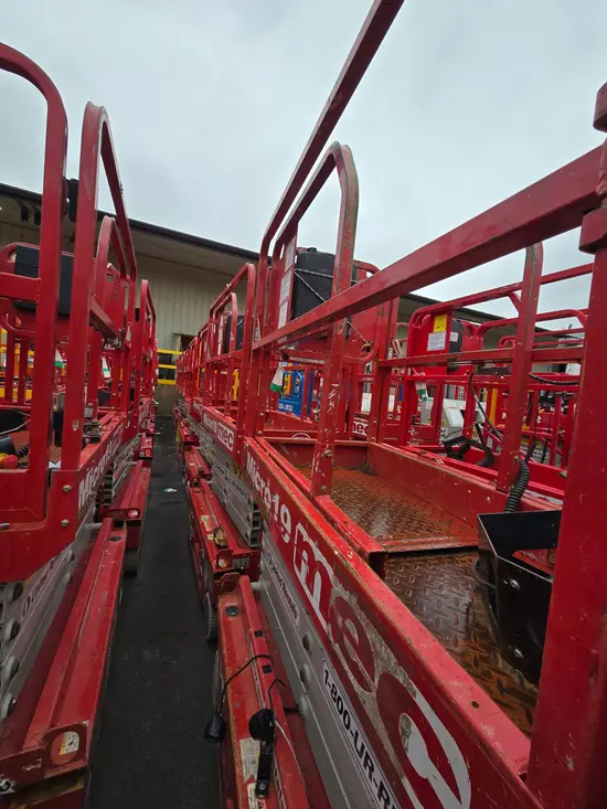 2019 MEC MICRO 19 Scissor Lift