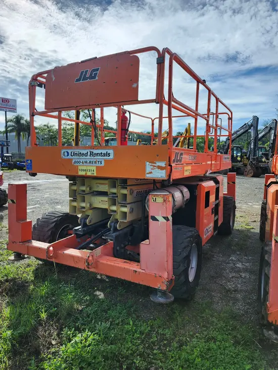 2019 JLG 330LRT Rough Terrain Scissor Lift