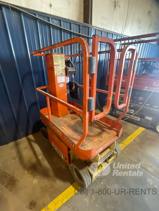 2017 JLG 1230ES Self-Propelled One-Person Lift
