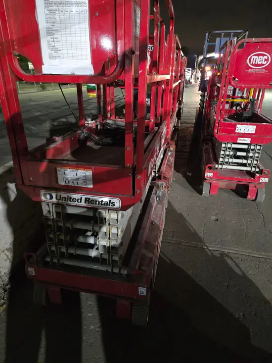 2019 MEC MICRO 19 Scissor Lift