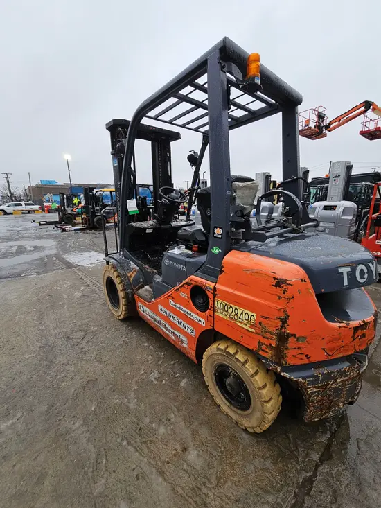 2019 Toyota 8FGU25 Warehouse Forklift