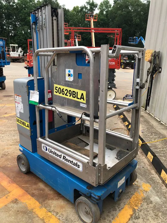 2017 Genie GR-20 Self-Propelled One-Person Lift