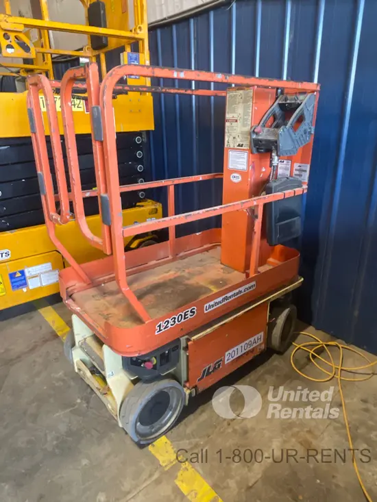 2017 JLG 1230ES Self-Propelled One-Person Lift