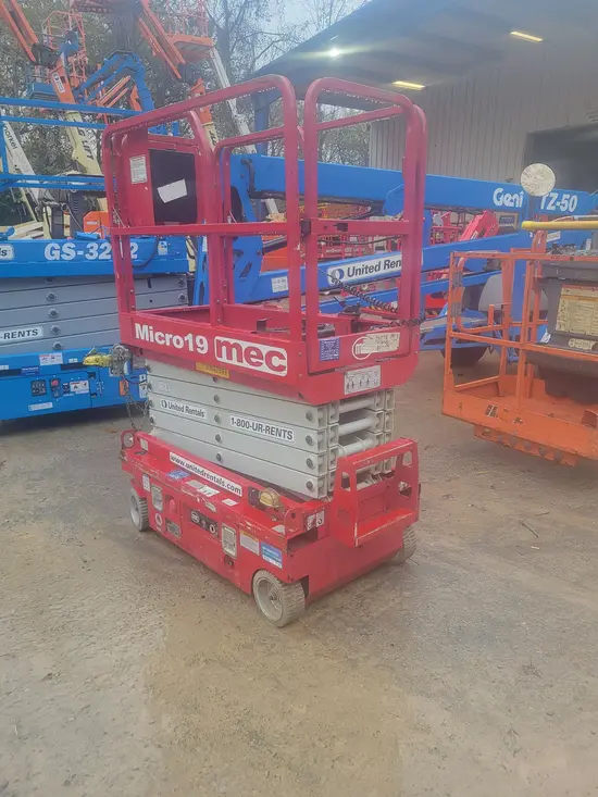 2018 MEC MICRO 19 Scissor Lift