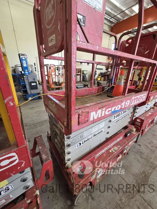 2018 MEC MICRO 19 Scissor Lift