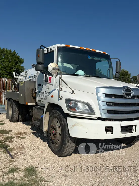 2020 HINO 268DCD4X2