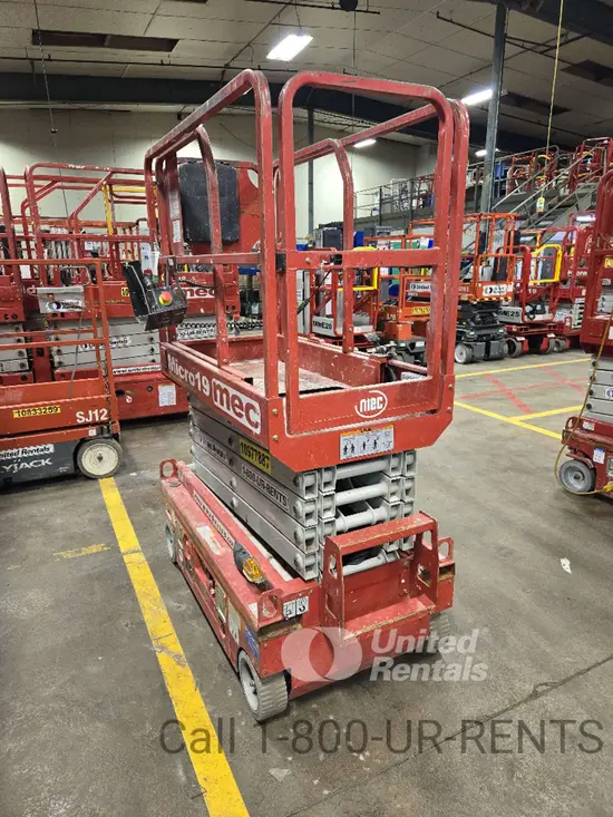 2019 MEC MICRO 19 Scissor Lift