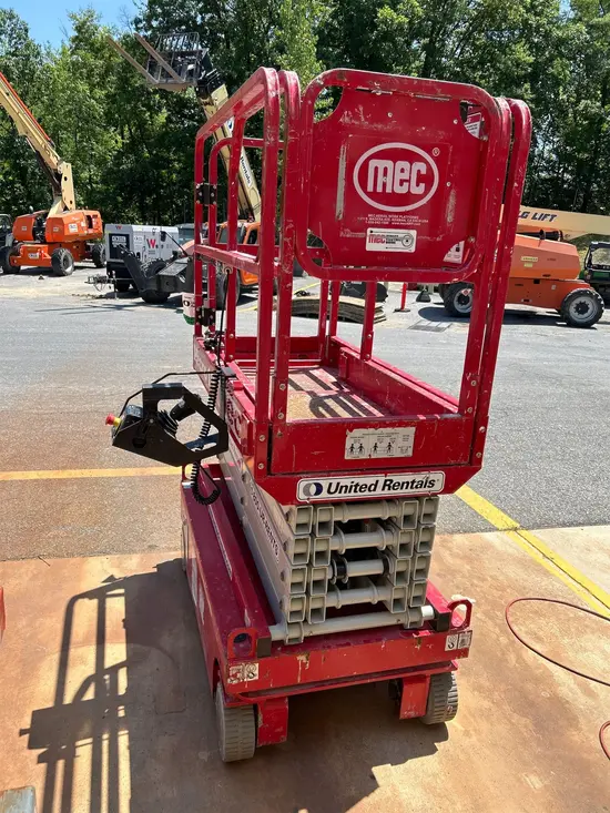 2018 MEC MICRO 19 Scissor Lift