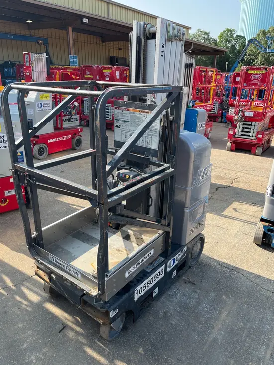 2017 JLG 20MVL Self-Propelled One-Person Lift