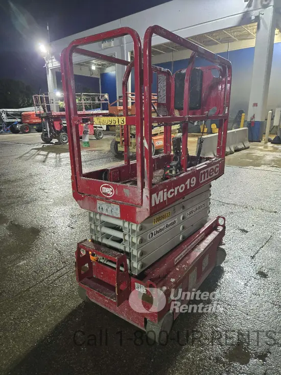 2018 MEC MICRO 19 Scissor Lift