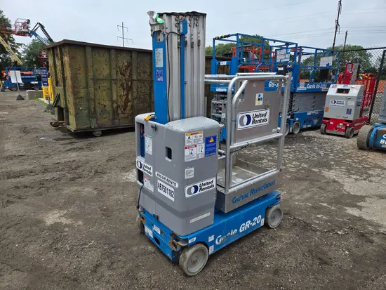 2018 Genie GR-20 Self-Propelled One-Person Lift
